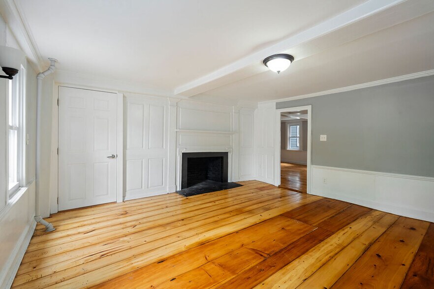 More Photos Of 3 Portsmouth Ave, Exeter General Retail For Sale