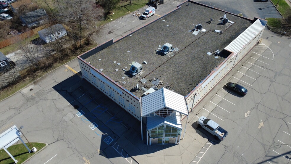 More Photos Of 2975 Lafayette Rd, Indianapolis Freestanding For Lease