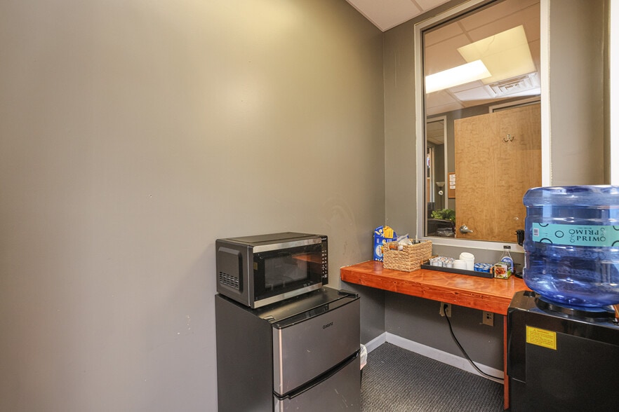 More Photos Of 8311 Two Notch Rd, Columbia Office For Sale