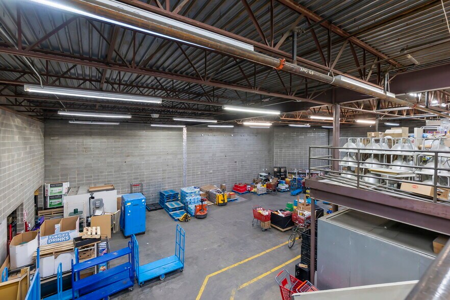 More Photos Of 121 S Sprigg St, Cape Girardeau Supermarket For Sale