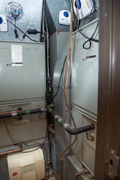 More Photos Of 2710 Delta Pl, Colorado Springs Office For Sale