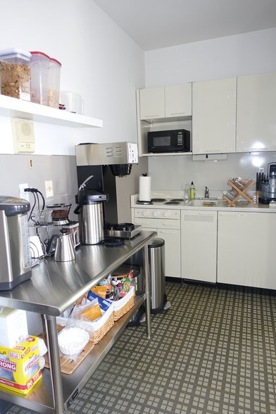 More Photos Of 2055-2057 Market St, San Francisco Storefront Retail Office For Sale