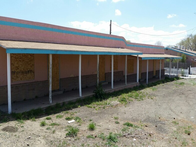 More Photos Of 1003 S 2nd St, Raton Freestanding For Sale