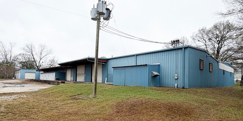 More Photos Of 1207 Butler St, Oxford Warehouse For Sale