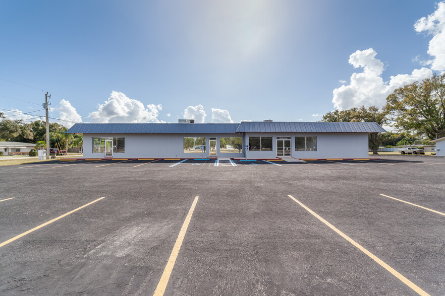 Primary Photo Of 4750 Bayline Dr, North Fort Myers Unknown For Lease