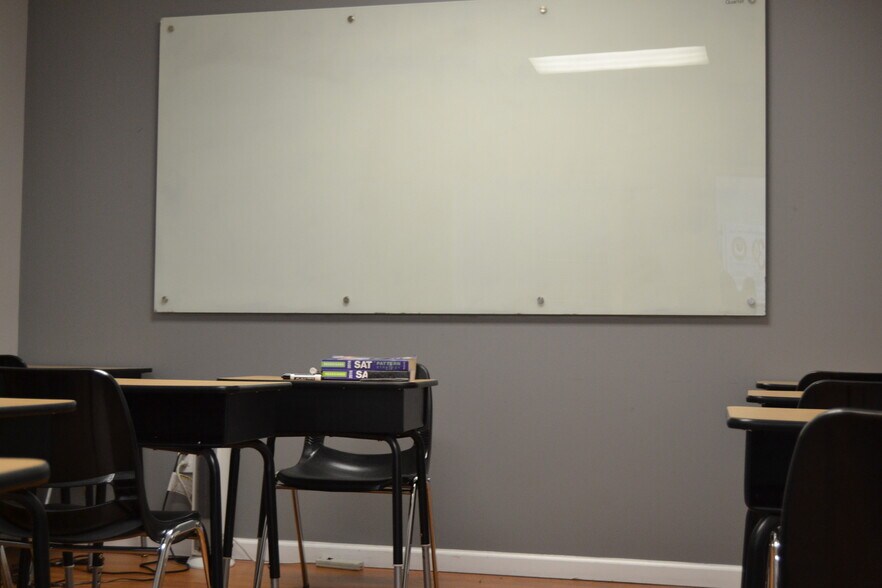 More Photos Of 316 Tennent Rd, Morganville Office For Lease