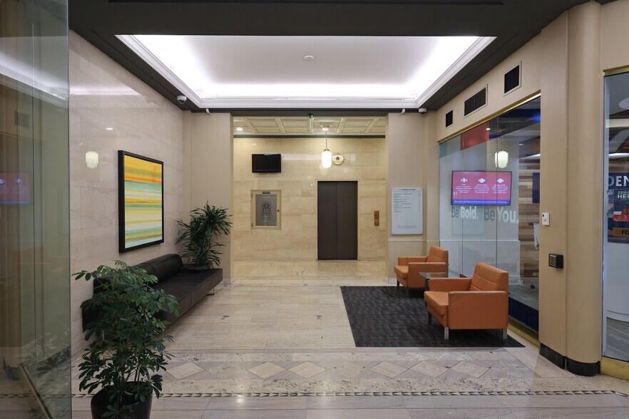 Primary Photo Of 77 Monroe Center St NW, Grand Rapids Medical For Lease