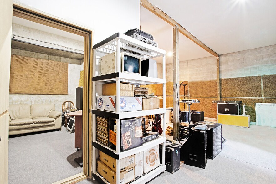 More Photos Of 14200-14238 SW 136th St, Miami Light Manufacturing For Sale