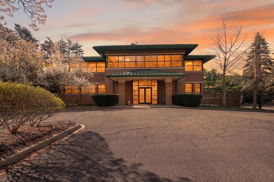More Photos Of 8451 Boulder Ct, Commerce Township Office For Lease