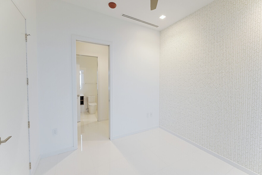 More Photos Of 400 S Old Woodward Ave, Birmingham Apartments For Sale
