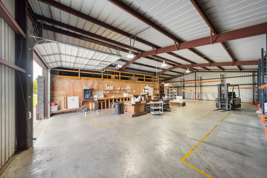 More Photos Of 421 Jones Rd, Highlands Warehouse For Sale