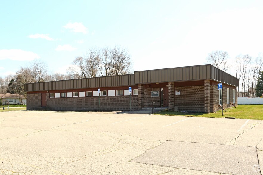 Primary Photo Of 19130 Sumpter Rd, Belleville Medical For Lease