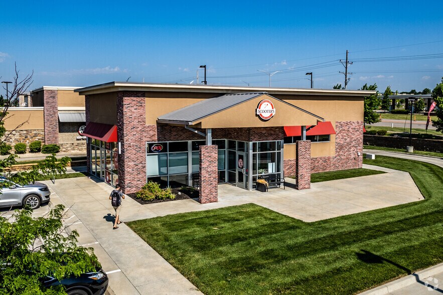 More Photos Of 8973 W 135th St, Overland Park Freestanding For Sale