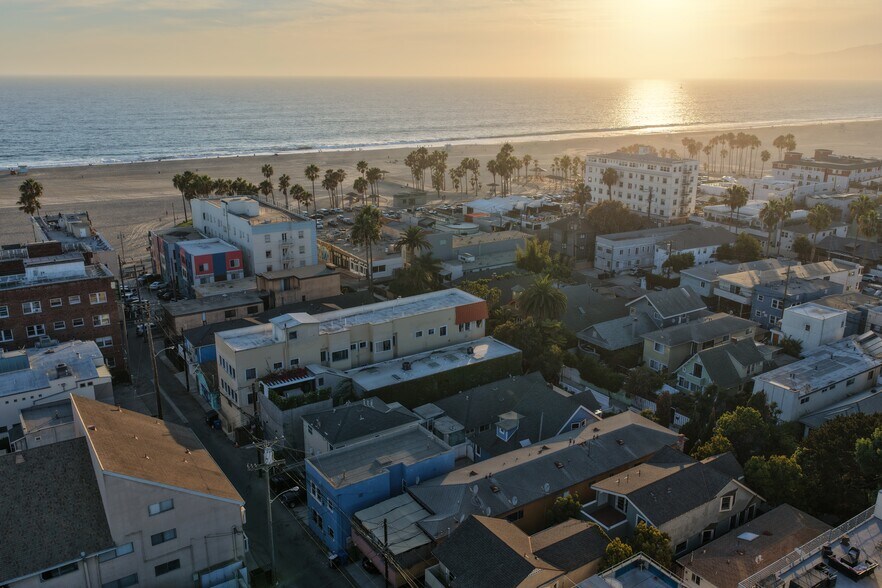 More Photos Of 34 Dudley Ave, Venice Apartments For Sale