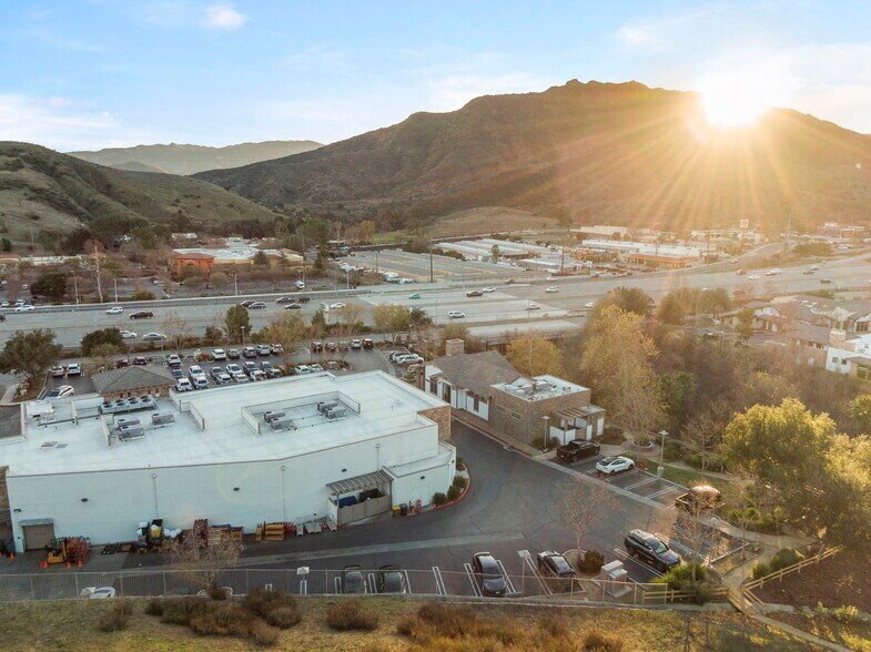 More Photos Of 29001 Canwood St, Agoura Hills Restaurant For Lease