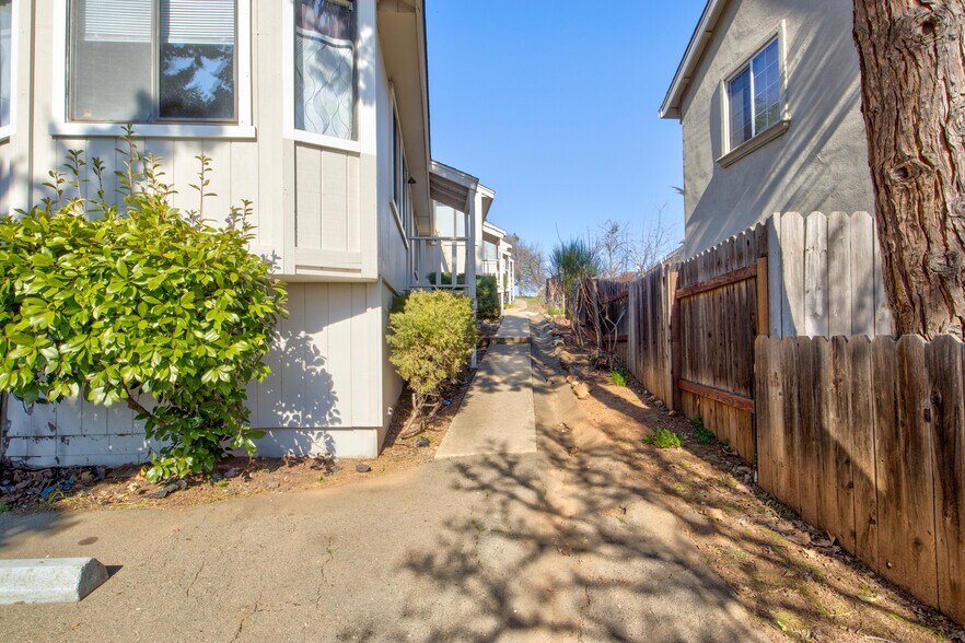 More Photos Of 9363 Landrum St, Plymouth Apartments For Sale