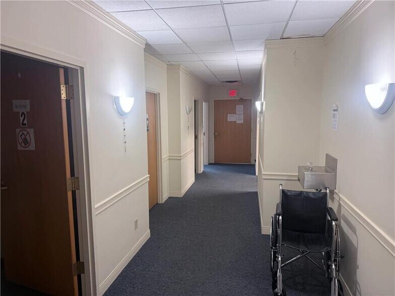 More Photos Of 63 Shaker Rd, Albany Medical For Sale