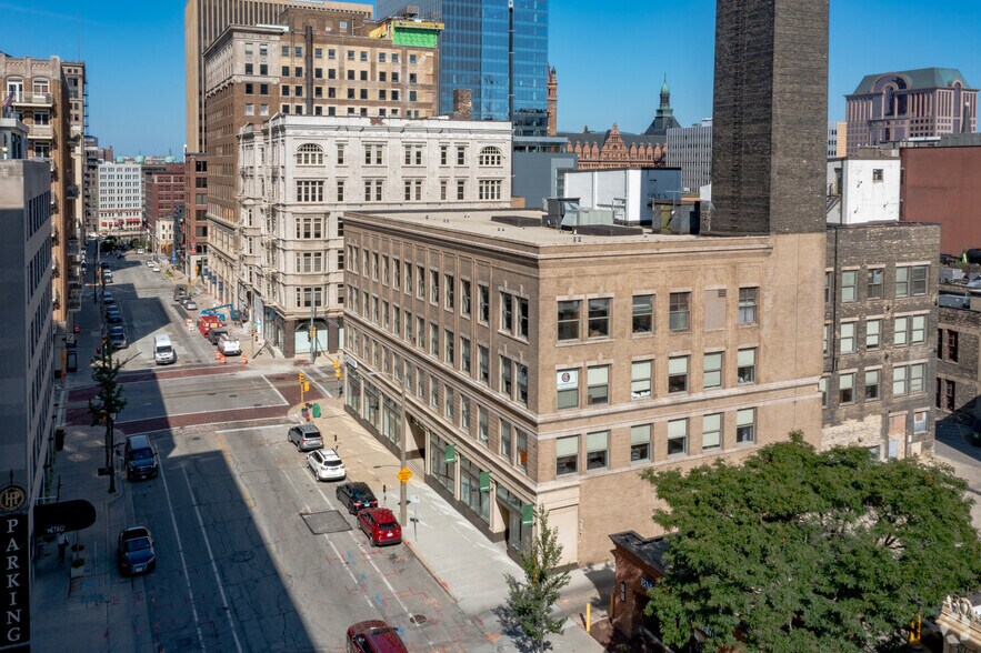 More Photos Of 756 N Milwaukee St, Milwaukee Office For Lease