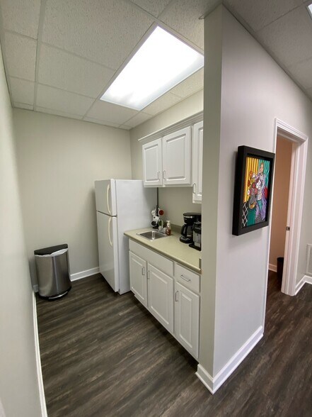 More Photos Of 718 Adams St, Carmel Office For Lease