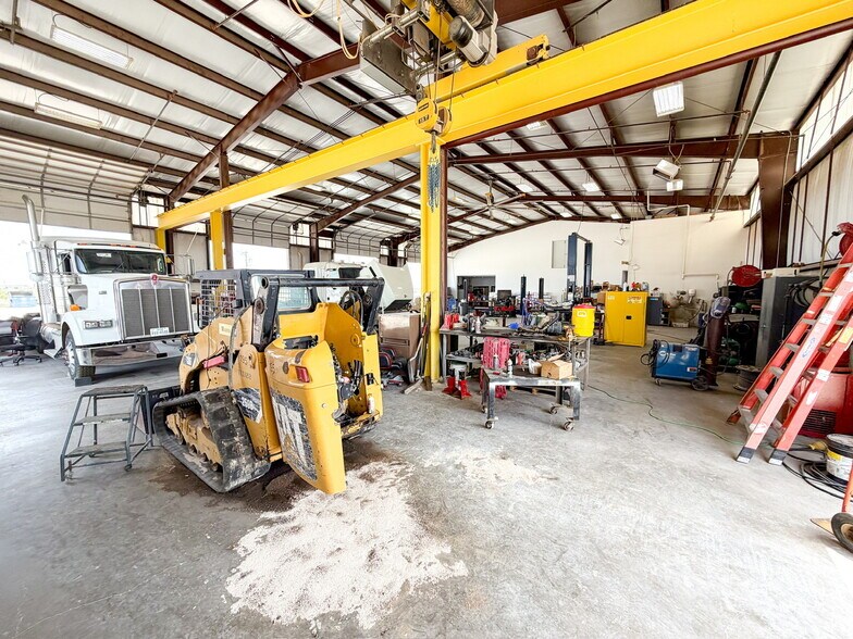 More Photos Of 1010 S FM 1788, Midland Service For Lease