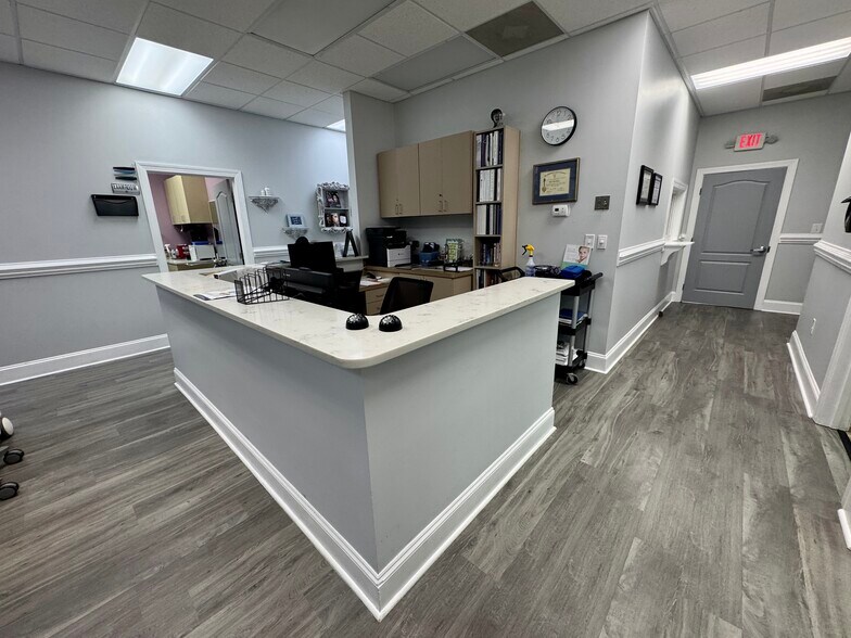 More Photos Of 2540 Arrowood Rd, Charlotte Office For Sale