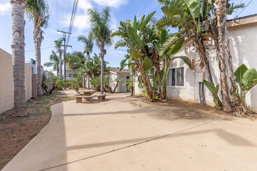More Photos Of 739-747 Florida Street, Imperial Beach Multifamily For Sale