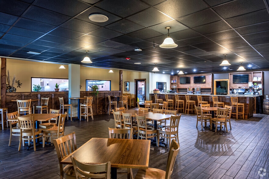 More Photos Of 201 Sugarloaf Rd, Hendersonville Hotel For Sale