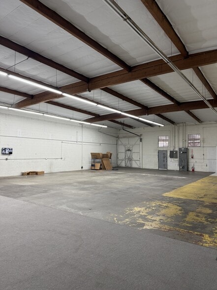 More Photos Of 13011 S Broadway, Los Angeles Service For Lease