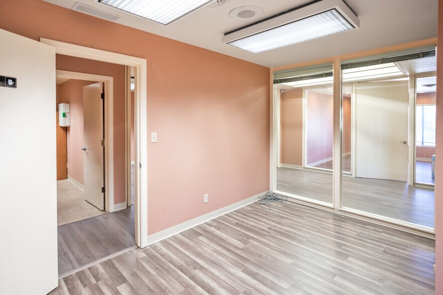 More Photos Of 1227 Bridge St, Yuba City Office For Sale