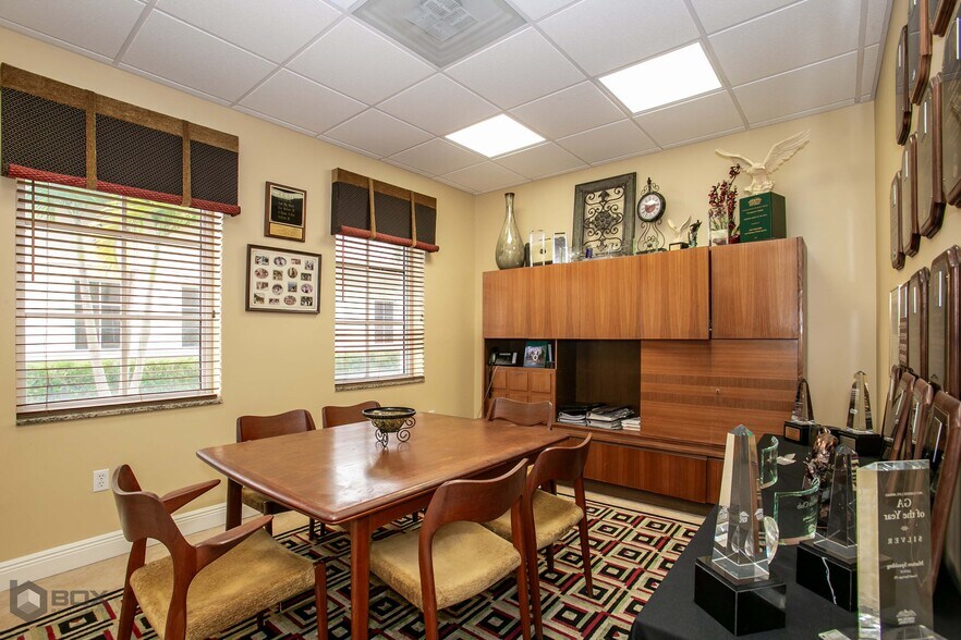 More Photos Of 5491 N University Dr, Coral Springs Office For Lease