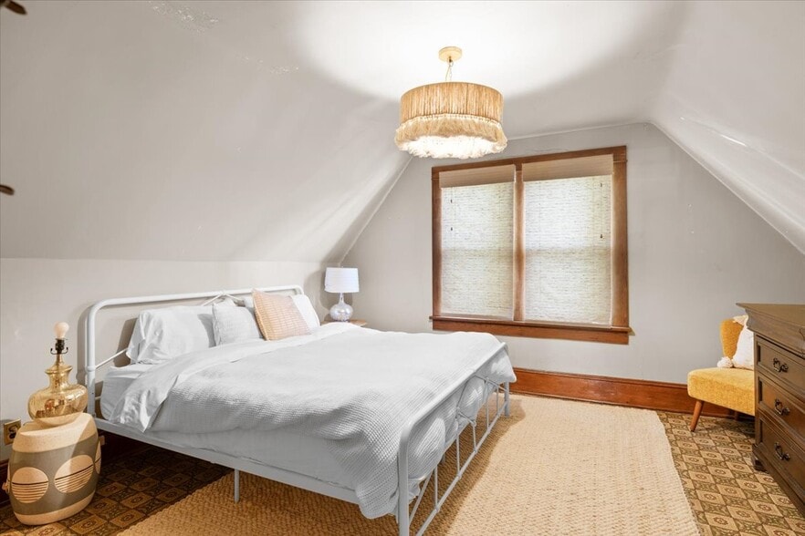 More Photos Of 139 SW I St, Grants Pass Specialty For Sale