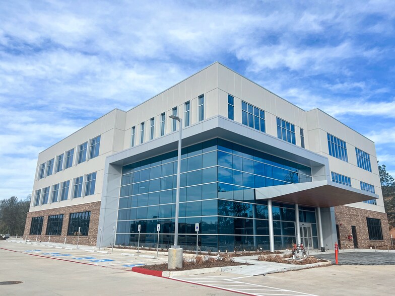More Photos Of 18354 I-45 South, Shenandoah Medical For Lease