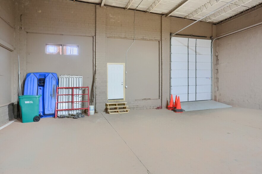 More Photos Of 468 E Washington St, New Castle Manufacturing For Lease