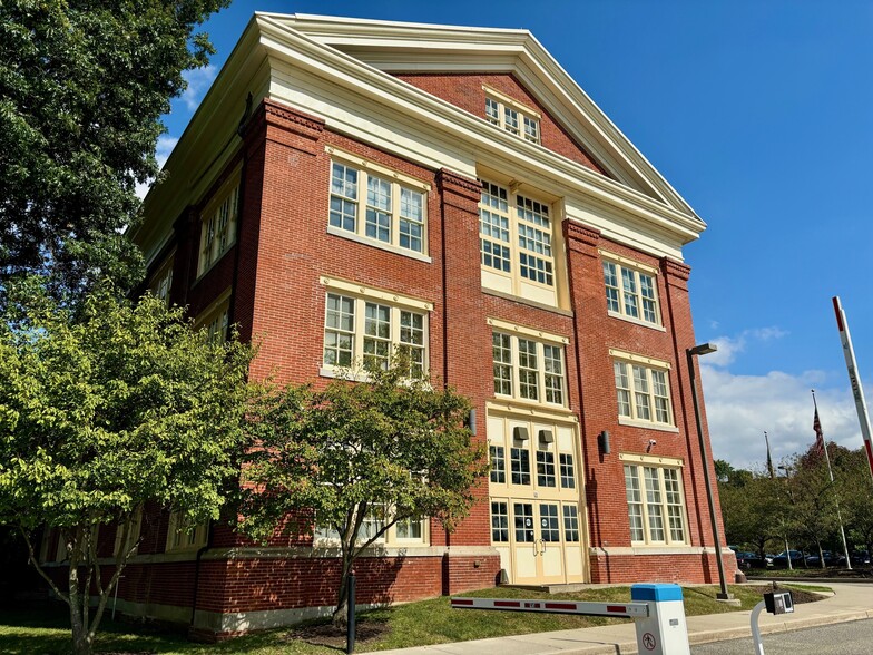 More Photos Of 5101 S Broad St, Philadelphia Office For Lease