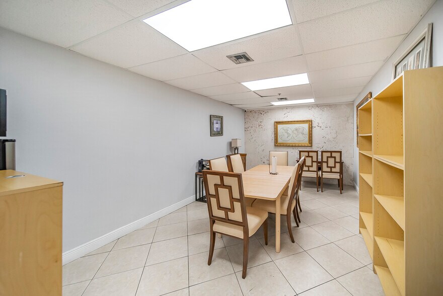 More Photos Of 3018 NW 79th Ave, Doral Warehouse For Lease