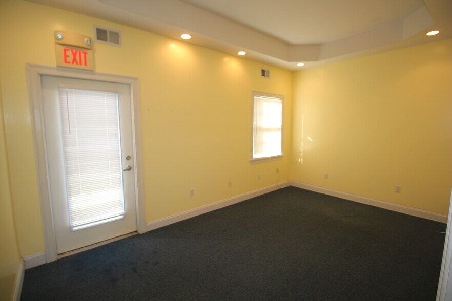 More Photos Of 1 Nami Ln, Hamilton Medical For Sale