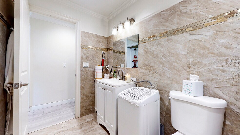 More Photos Of 1344 E Broadway, Glendale Apartments For Sale