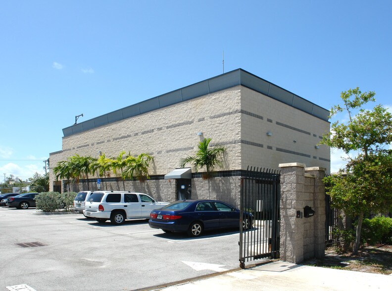 Primary Photo Of 424 Hampton Rd, West Palm Beach Industrial For Sale