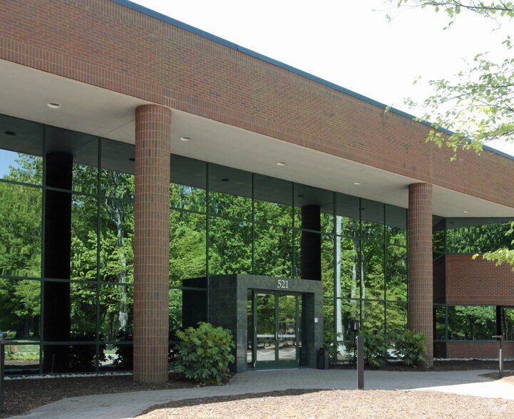 More Photos Of 521 Butler Farm Rd, Hampton Office For Sale