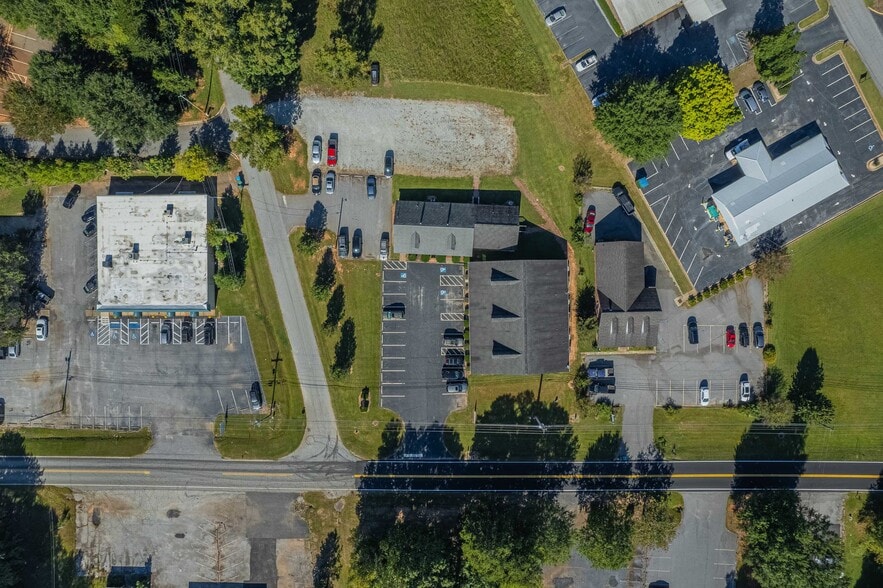 More Photos Of 679 Hospital Rd, Commerce Medical For Lease