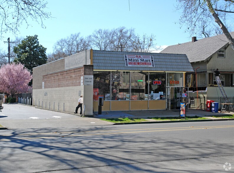 More Photos Of 2820 E St, Sacramento General Retail For Sale