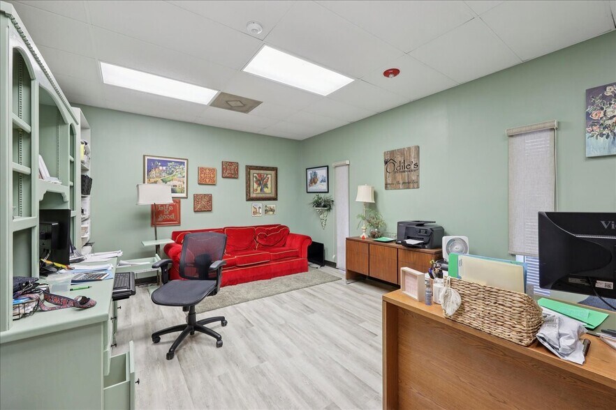 More Photos Of 911 Green Ave, Orange Storefront Retail Office For Sale