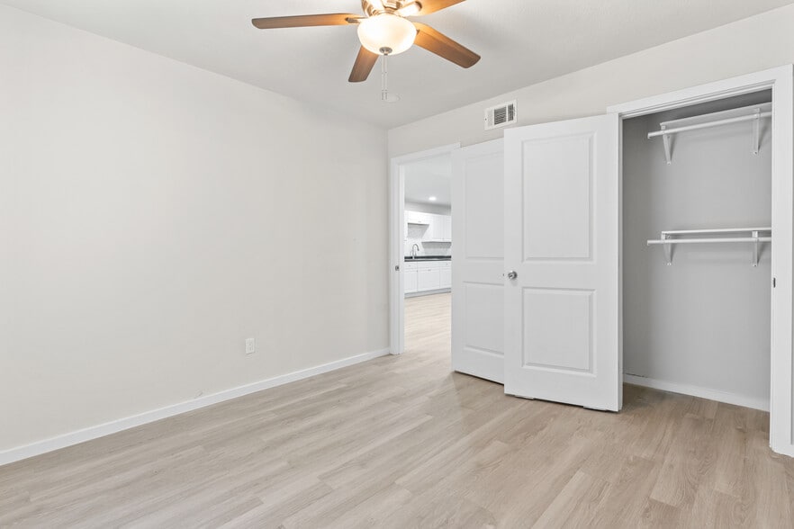 More Photos Of 8330 Carvel Ln, Houston Apartments For Sale