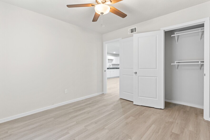 More Photos Of 8330 Carvel Ln, Houston Apartments For Sale