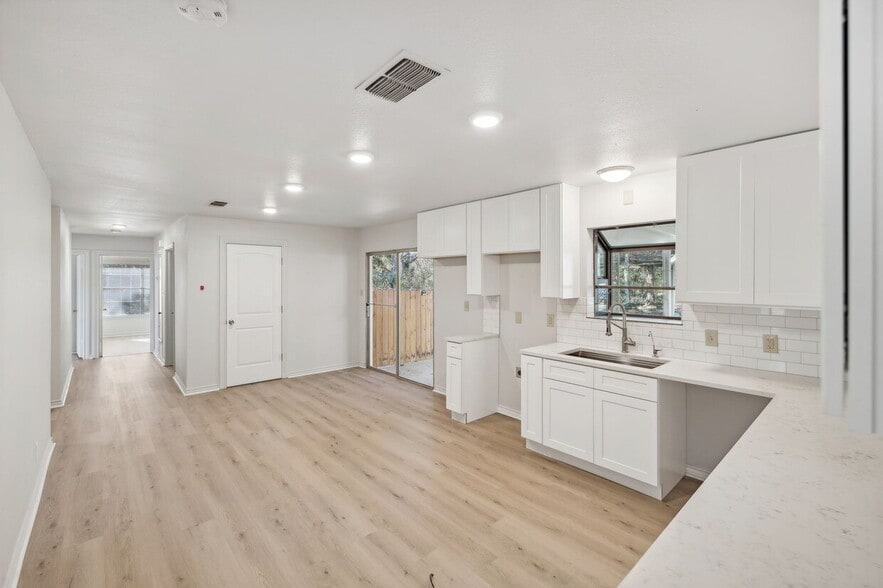 More Photos Of 1031 Talley Rd, San Antonio Office For Sale