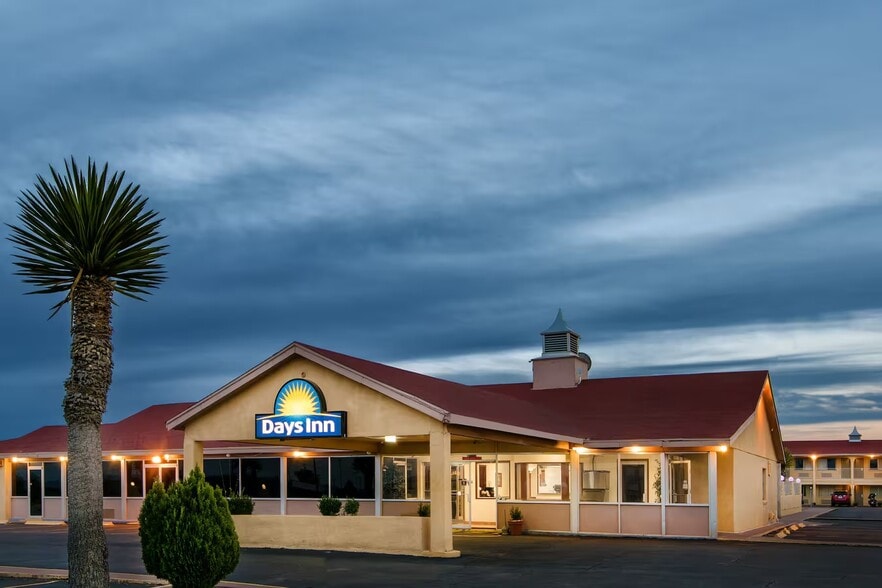 Primary Photo Of 600 E Broadway St, Van Horn Hotel For Sale