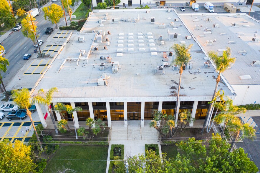 More Photos Of 21100 Erwin St, Woodland Hills Office For Sale