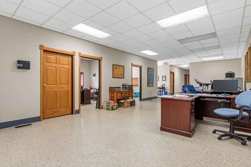 More Photos Of 671-675 Grupe St, Roberts Warehouse For Sale