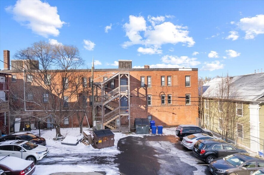 More Photos Of 666-668 Main St, Middletown Apartments For Sale
