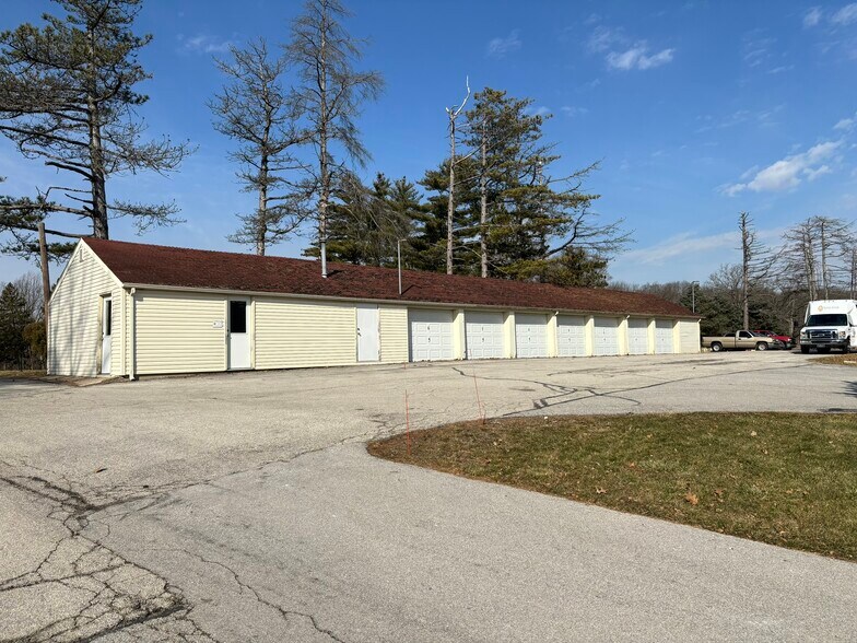 More Photos Of 25 Victory Noll Dr, Huntington Healthcare For Sale